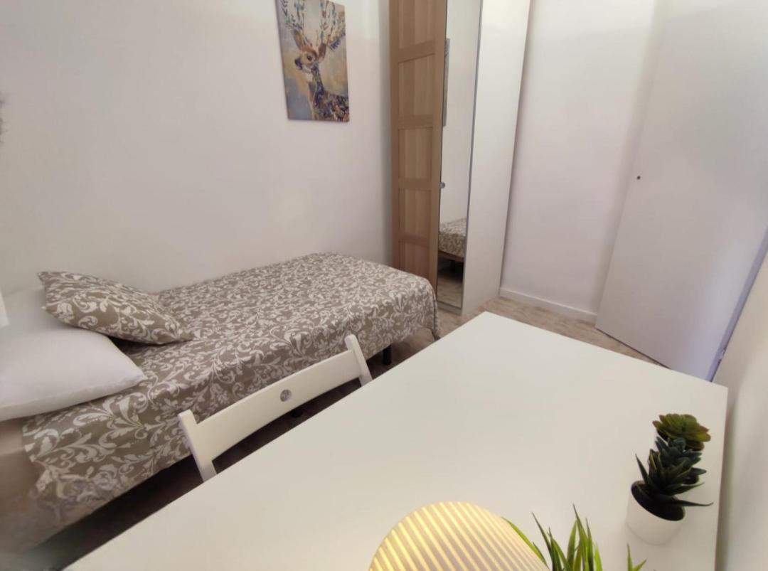 Cardenosa Habitaciones Madrid Exterior photo